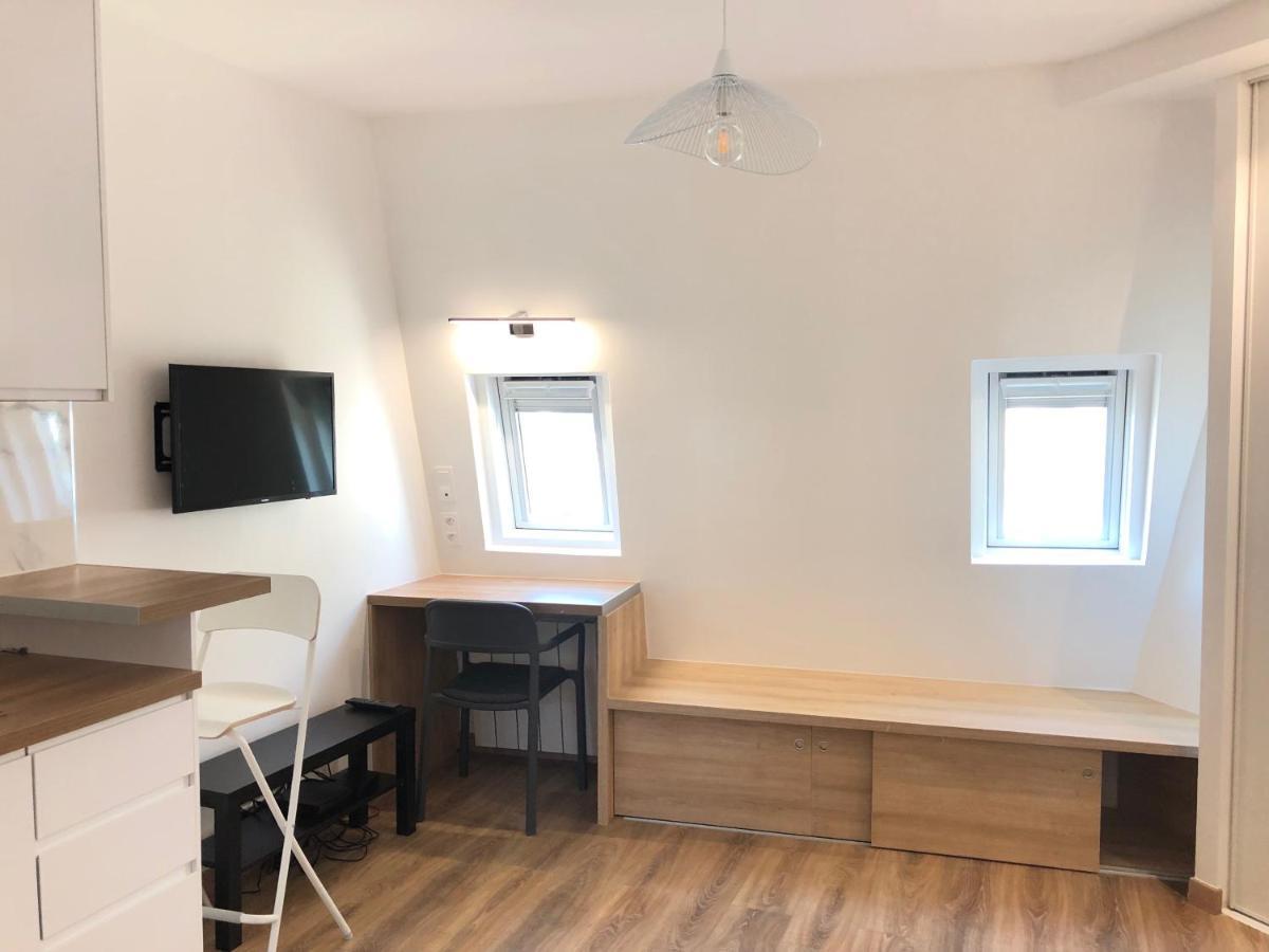 Elegance Haussmanienne, Studio Moderne Et Cosy Париж Екстериор снимка